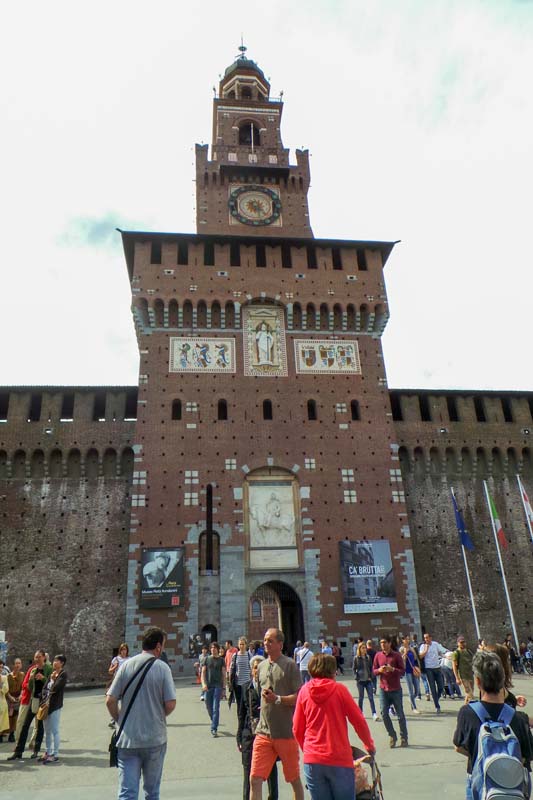 Italia día 3, Milán, Fachadas Castillo Sforzesco