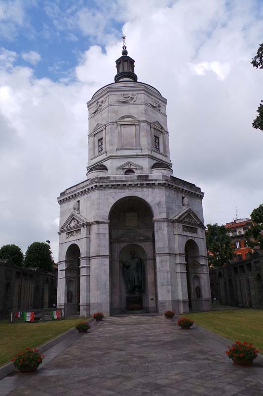 Templo de la Victoria, a los caídos